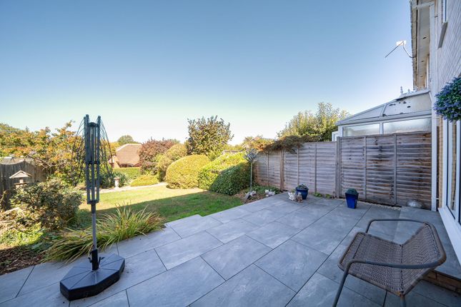 125 Bury Hill Close, Andover photo 4