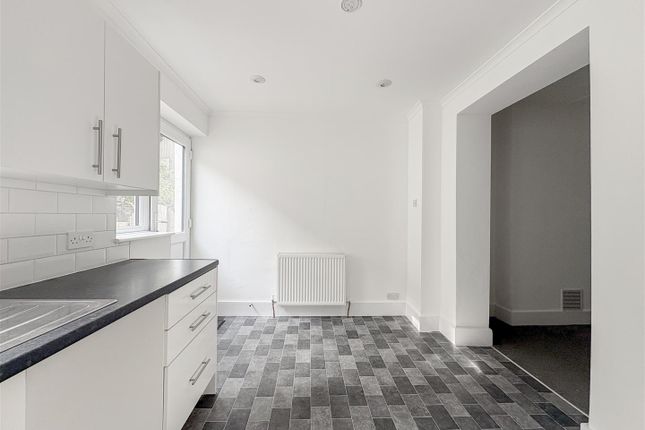 19, Pinders Road, Hastings photo 4