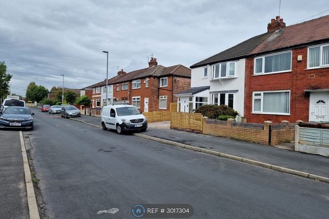 John St, Droylsden, Manchester photo 2