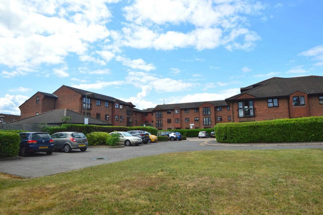 Thumbnail Flat for sale in St. Georges Road, Addlestone