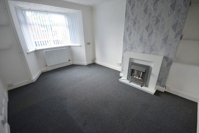 26, Castleford Avenue, Grimsby photo 2