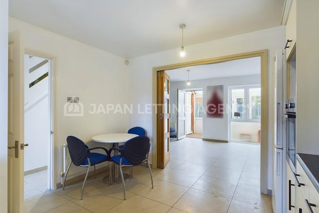 Terraced house to rent in St. Pauls Close, London