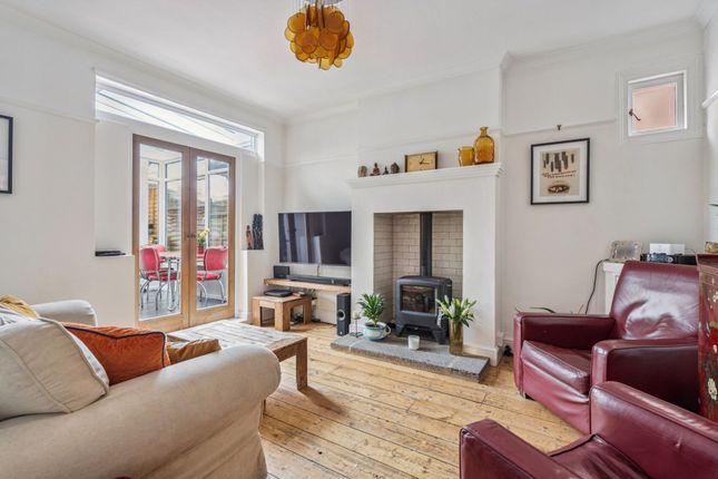 40 Villiers Road, Watford photo 2