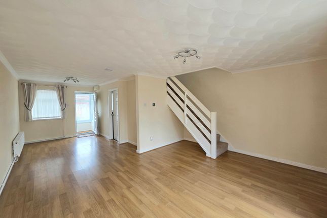 27 Garden Court, Bridgend photo 2