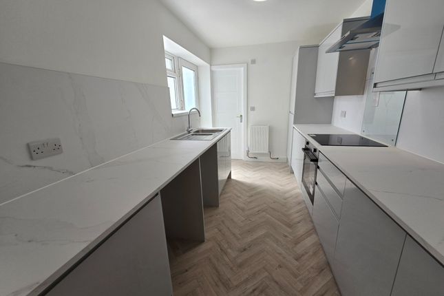 76 Station Road, Llanelli photo 2