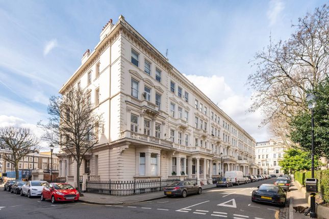 Earls Court Square, Earls Court photo 4