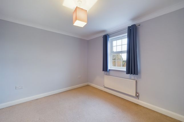 Detached house to rent in Knighton Close, Hampton Vale, Peterborough