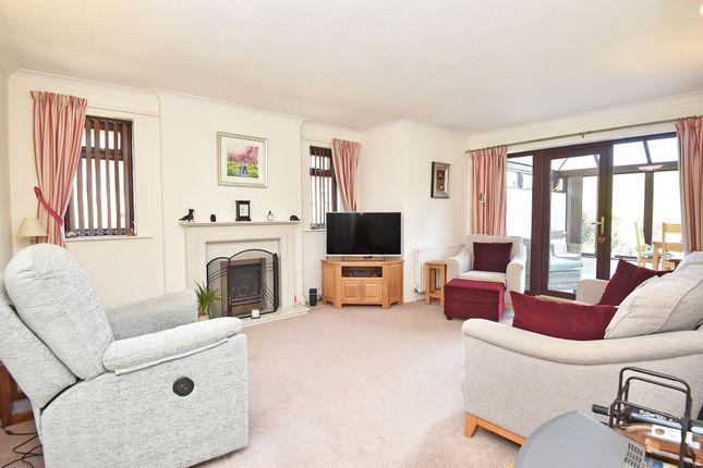 7 Hazel Close, Harrogate photo 3