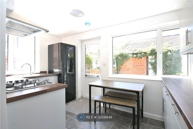 Osborne Road, Egham photo 2
