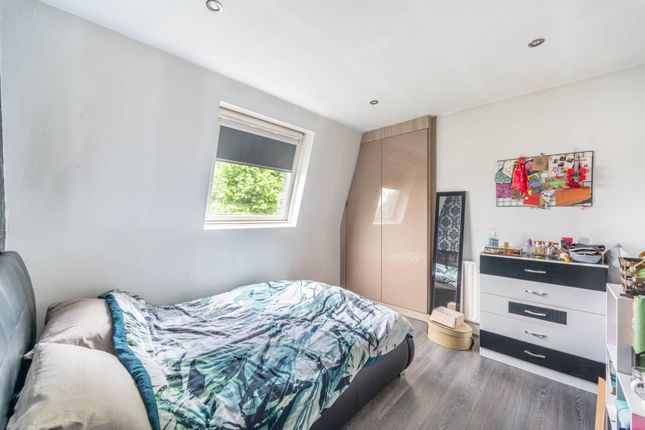 Flat to rent in Sinclair Road, Brook Green, London