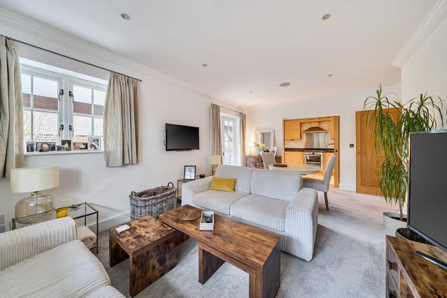 Flat 1, Waverley Heights, 58, Waverley Lane, Surrey photo 4