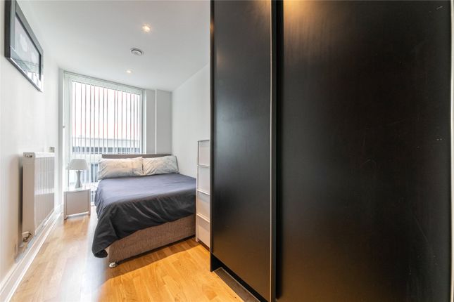 Flat to rent in Jubilee Court, 20 Victoria Parade, London