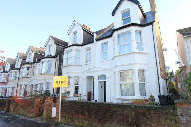 Flat for sale in Holmesdale Road, London