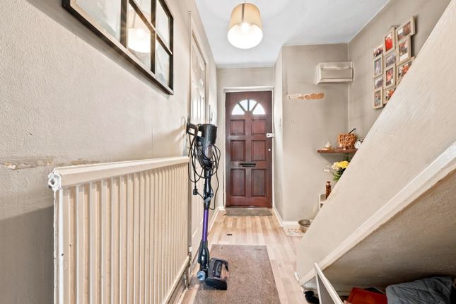 49 Ruffets Wood, Gravesend, Kent photo 4