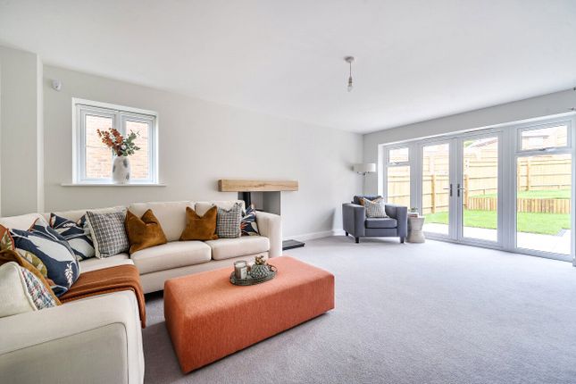 52, Shepherds Ridge, Mortimer Common, Reading, Berkshire, RG7 photo 3