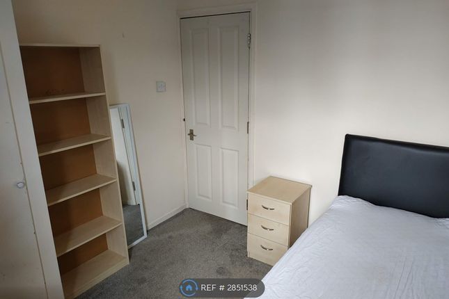 Flat, Cumberland House Kingston Hill, Kingston Upon Thames photo 4