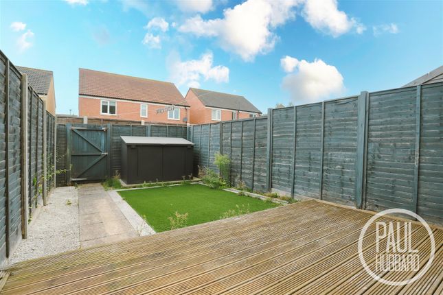 5, Lupton Close, Lowestoft photo 4