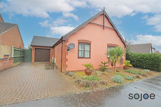Thumbnail Detached bungalow to rent in Swallowfields, Carlton Colville