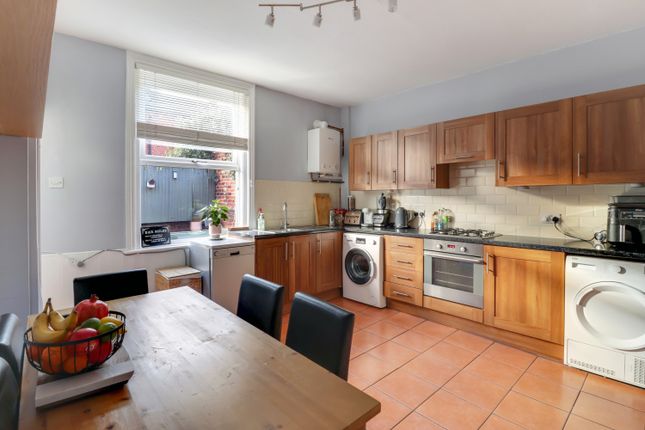 17, COOPERATIVE STREET, WAKEFIELD photo 4