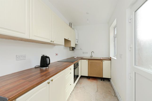 30, Clinton Street, Worksop photo 4