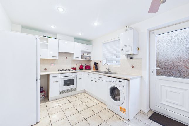 11, Knights Grange, St Helens photo 4