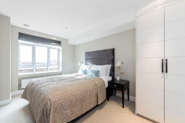 Flat to rent in Portsea Place, London