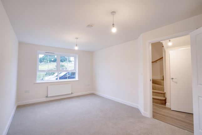 11, Mindaro Way, Rugby photo 2
