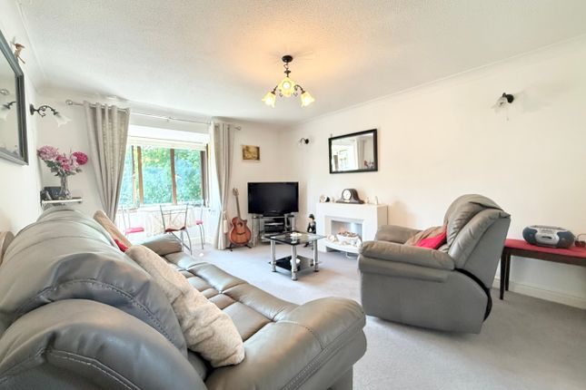 7, Priory Gardens, Abergavenny photo 4