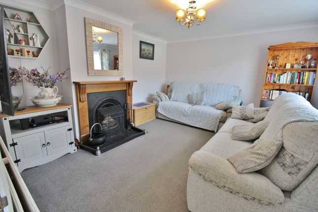 21, Chaucer Close, Fareham photo 3