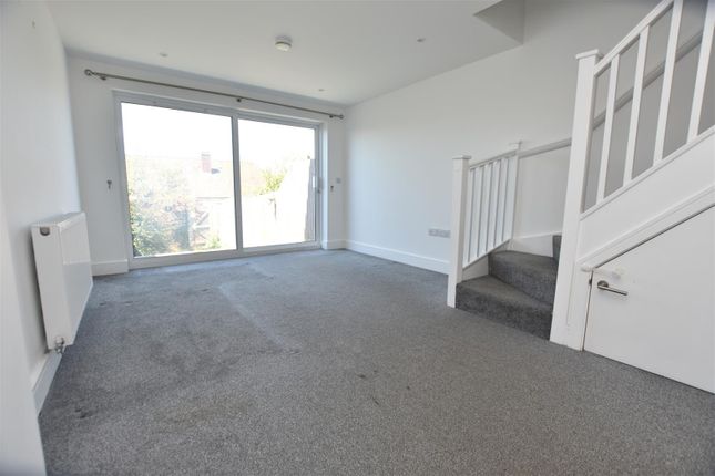 3, Ivy Gardens, Hastings photo 2