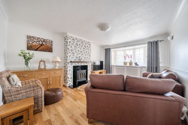 178, Meadowcroft, Swindon photo 3