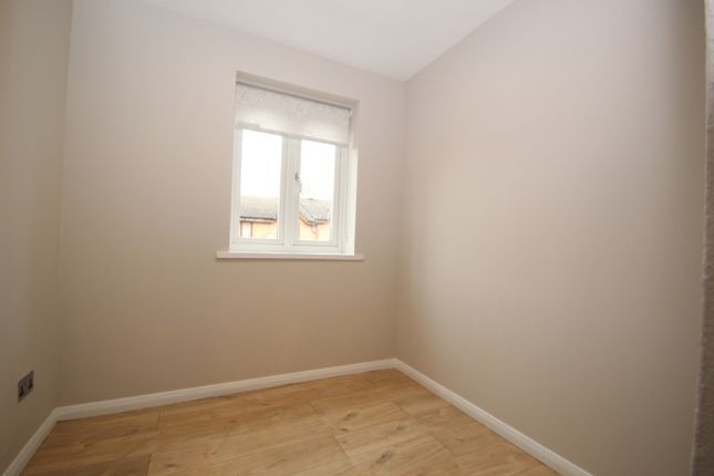 47 Brindley Close, Wembley photo 4