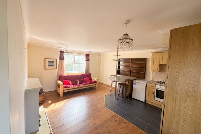 19, Arklay Close, Uxbridge photo 3