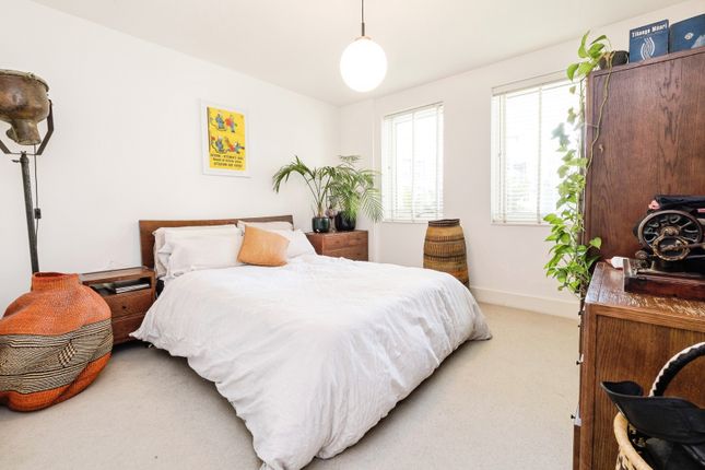 17, Kempton Mews, London photo 4