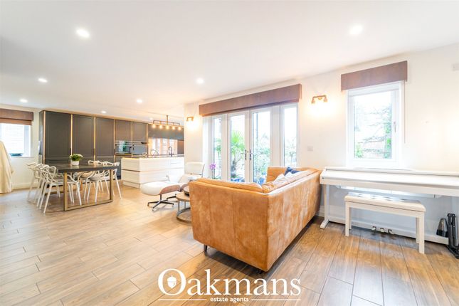 107, New House Farm Drive, Birmingham photo 3