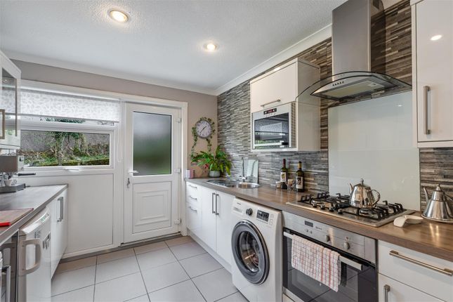 17, Glen Kinglas Avenue, Greenock photo 4