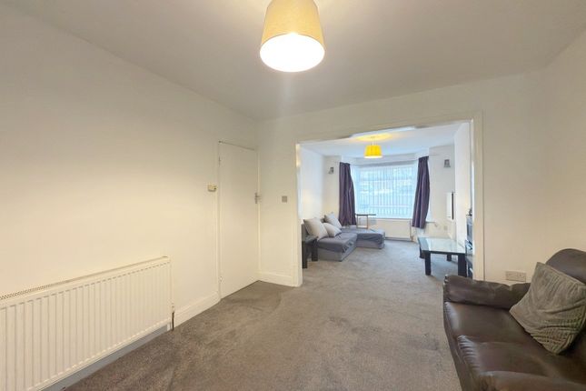 3 Bed Terraced House To Rent Bourne View, Greenford Ub6