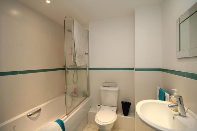 10, Maybury Mews, Woking photo 3