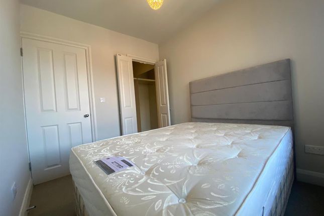 1092b, Uxbridge Road, Middlesex photo 4