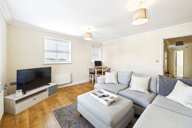 37, Henry Laver Court, Colchester photo 3