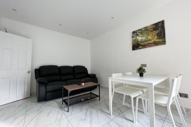 42, Cyfarthfa Street, Cardiff photo 3