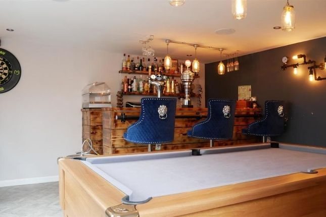 12, Forshaw Avenue, Manchester photo 4
