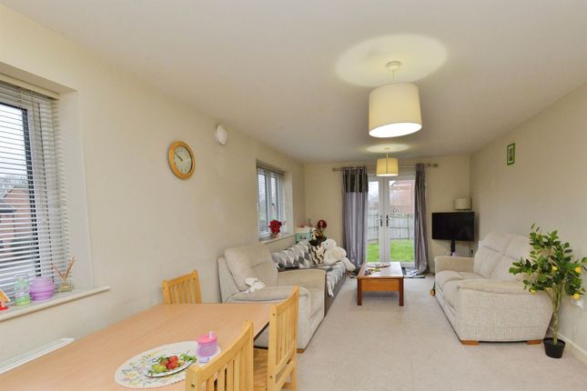 Flat 1, 2, Suffolk Punch Close, Milton Keynes photo 4