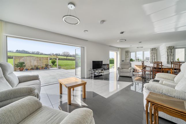 6, Tynings Close, Easton-in-Gordano photo 4