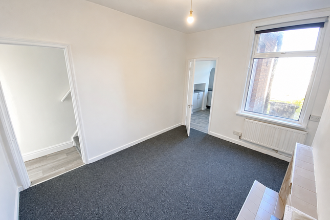 53 Stoneclose Avenue, Doncaster photo 2