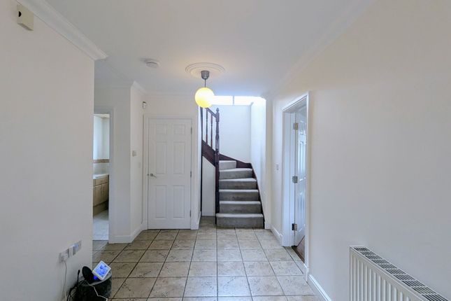 9 Hugh Parke Close, Milton Keynes photo 5