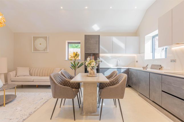 85, North Drive, Hounslow photo 4