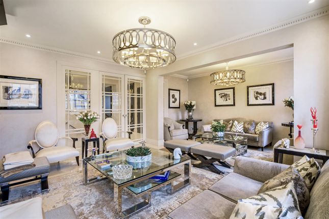 Flat for sale in Eaton Place, Belgravia