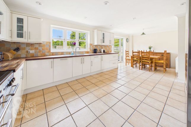15 Thwaites Oak Close, Norwich photo 4