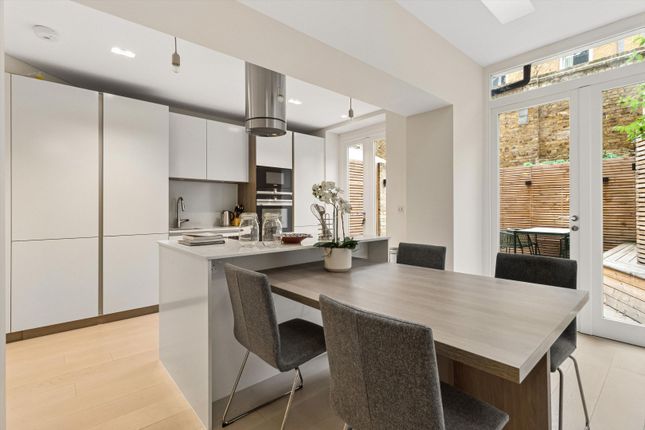 33 Kensington Court, London photo 4